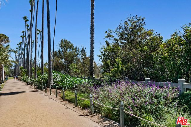 207 Ocean Avenue, Santa Monica, CA 90402