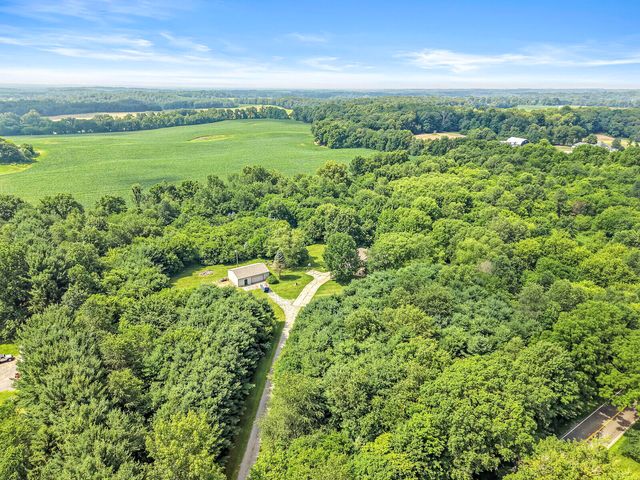 12033 Shavehead, Jones, MI 49061