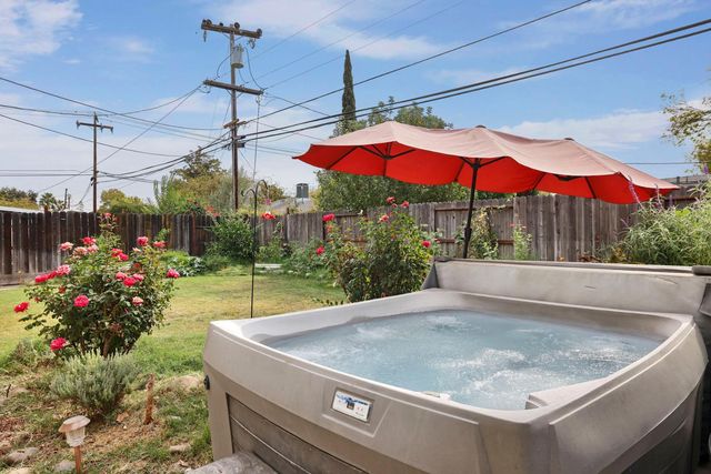 2222 Rutledge Way, Stockton, CA 95207