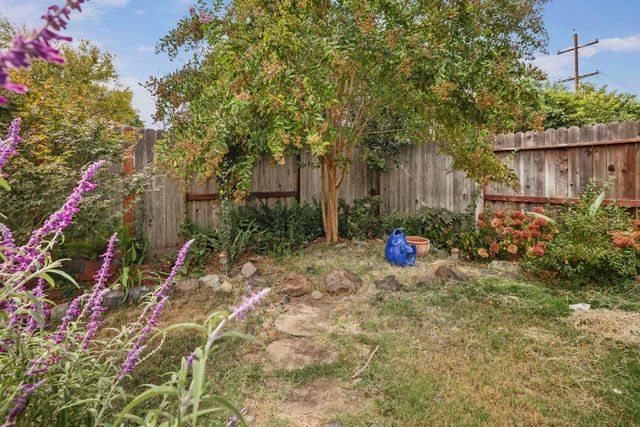 2222 Rutledge Way, Stockton, CA 95207