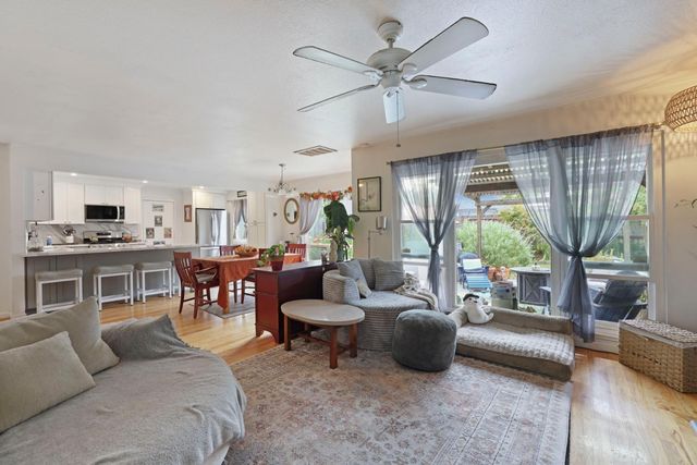 2222 Rutledge Way, Stockton, CA 95207