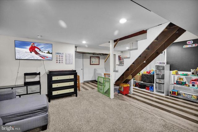 50 E 2ND AVE, Lititz, PA 17543