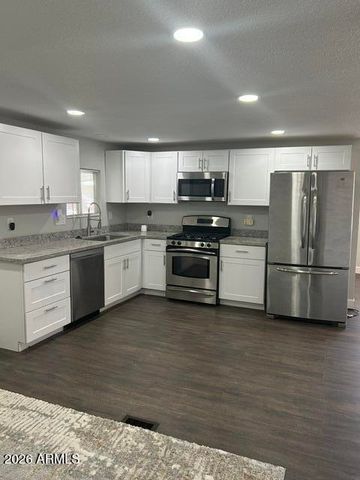 7716 E Glade Avenue, Mesa, AZ 85209