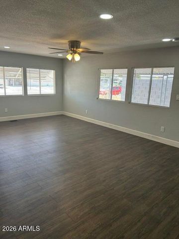 7716 E Glade Avenue, Mesa, AZ 85209