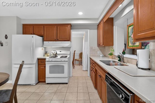 25023 Ward Street, Taylor, MI 48180