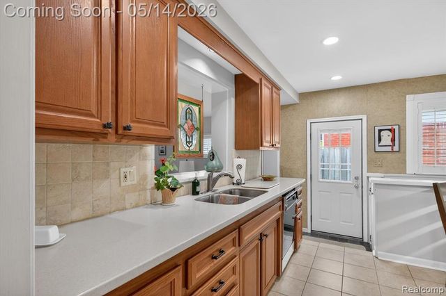 25023 Ward Street, Taylor, MI 48180