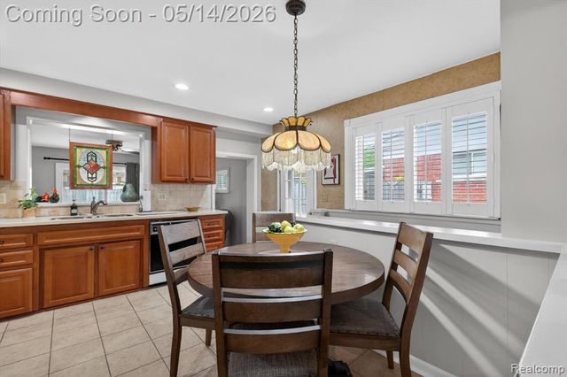 25023 Ward Street, Taylor, MI 48180