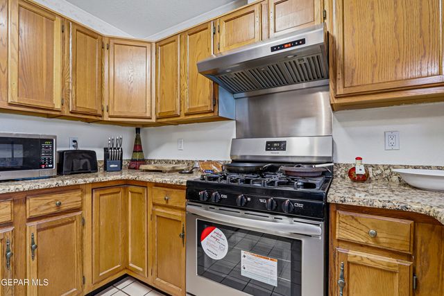 2116 LAKE HURON Drive, El Paso, TX 79936