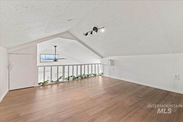 910 7th Avenue S, Nampa, ID 83651