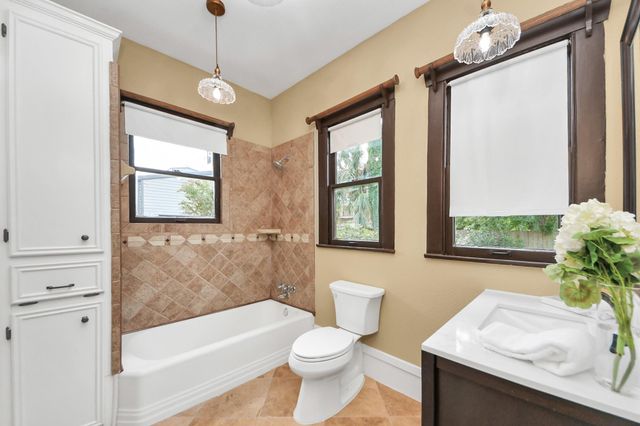 1211 Bingham Street, Houston, TX 77007