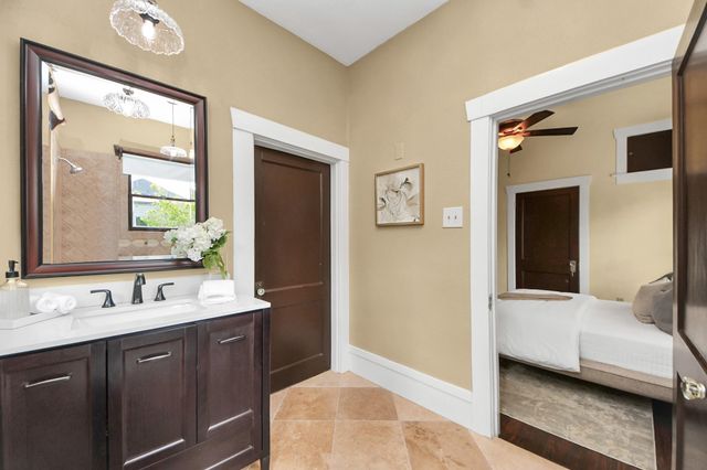 1211 Bingham Street, Houston, TX 77007