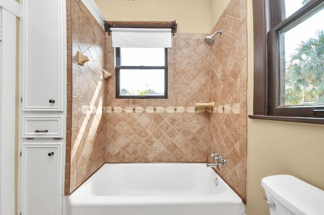 1211 Bingham Street, Houston, TX 77007