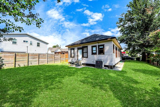 1211 Bingham Street, Houston, TX 77007