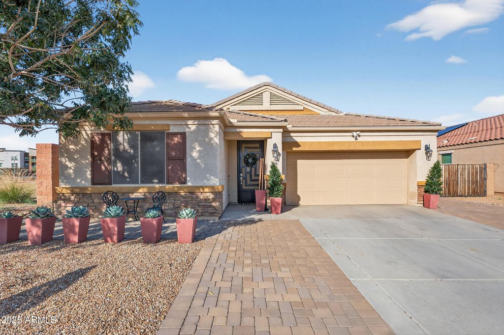 9456 W GEORGIA Avenue, Glendale, AZ 85305