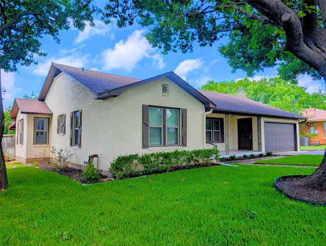 1305 Hillcrest Boulevard, Gainesville, TX 76240