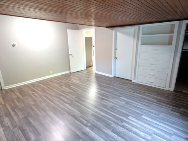 1305 Hillcrest Boulevard, Gainesville, TX 76240