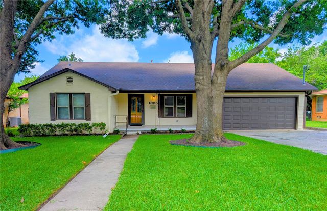 1305 Hillcrest Boulevard, Gainesville, TX 76240