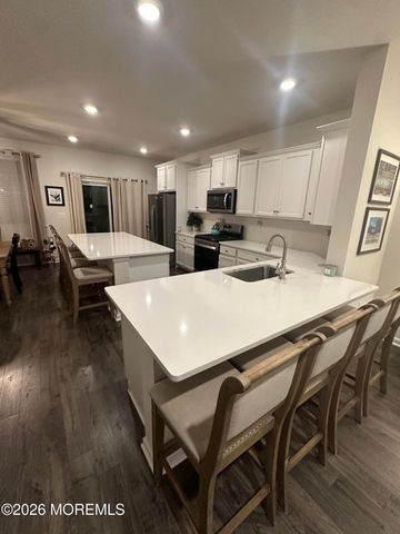163 Melanie Way 607, Manahawkin, NJ 08050