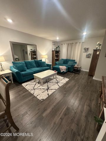 163 Melanie Way 607, Manahawkin, NJ 08050