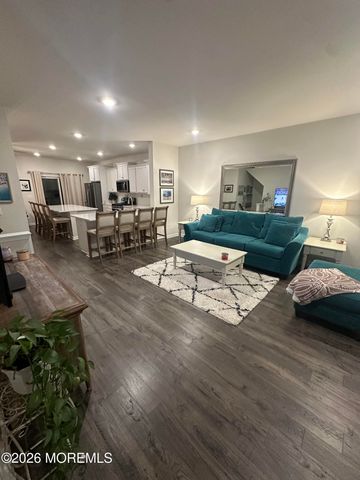 163 Melanie Way 607, Manahawkin, NJ 08050