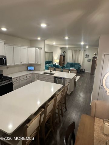 163 Melanie Way 607, Manahawkin, NJ 08050