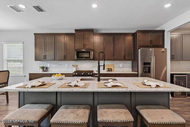 96 HILLENDALE Circle, St. Johns, FL 32259