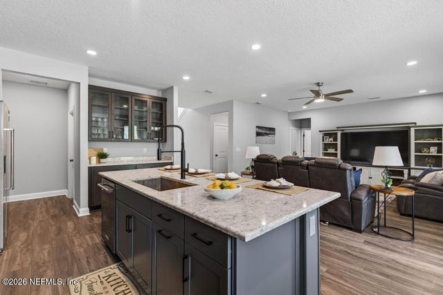 96 HILLENDALE Circle, St. Johns, FL 32259