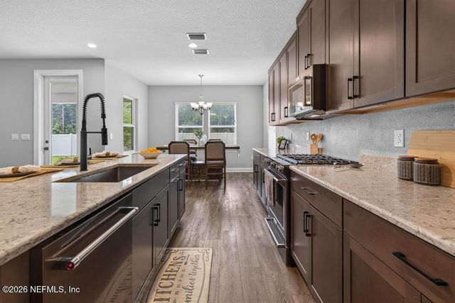 96 HILLENDALE Circle, St. Johns, FL 32259