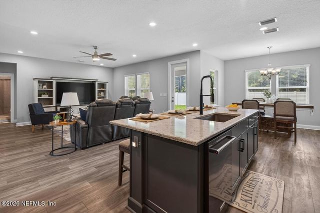 96 HILLENDALE Circle, St. Johns, FL 32259