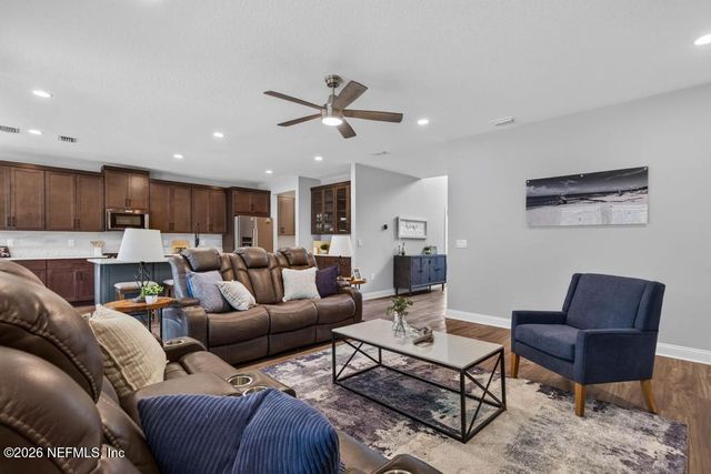 96 HILLENDALE Circle, St. Johns, FL 32259