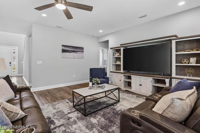 96 HILLENDALE Circle, St. Johns, FL 32259