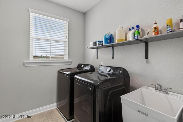 96 HILLENDALE Circle, St. Johns, FL 32259