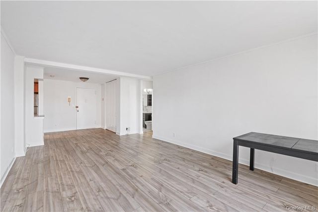 25 Franklin Avenue 2O, White Plains, NY 10601