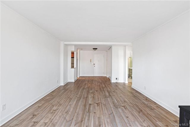 25 Franklin Avenue 2O, White Plains, NY 10601