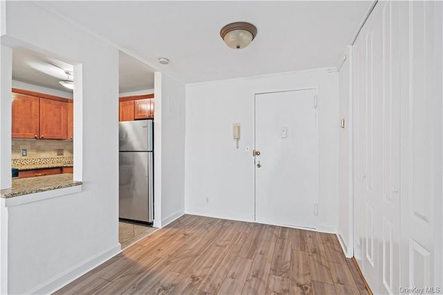 25 Franklin Avenue 2O, White Plains, NY 10601