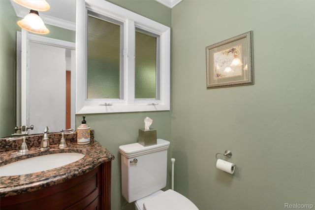 6025 Venice Drive, Commerce Charter Township, MI 48382