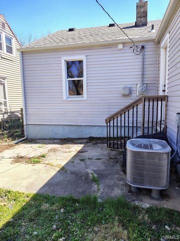 2411 S Ebright Street, Muncie, IN 47302