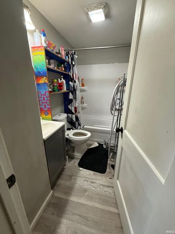 2411 S Ebright Street, Muncie, IN 47302