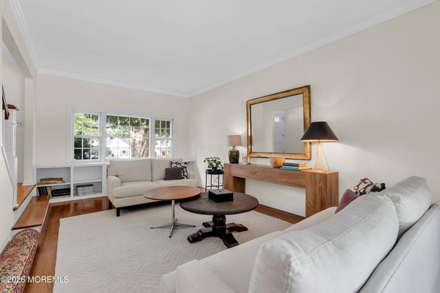 27 Circle Lane, Little Silver, NJ 07739