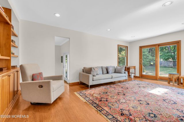 27 Circle Lane, Little Silver, NJ 07739