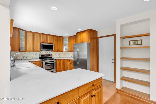 27 Circle Lane, Little Silver, NJ 07739