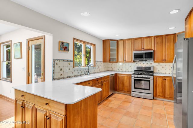 27 Circle Lane, Little Silver, NJ 07739