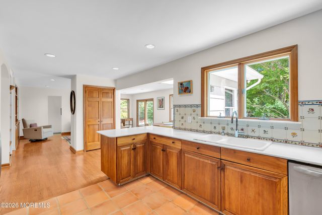 27 Circle Lane, Little Silver, NJ 07739