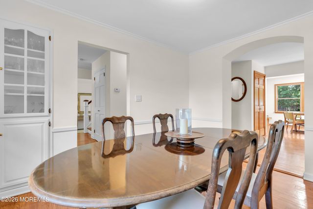 27 Circle Lane, Little Silver, NJ 07739