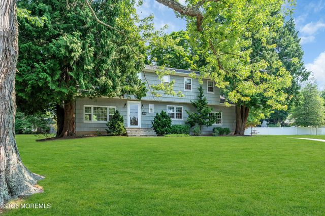 27 Circle Lane, Little Silver, NJ 07739