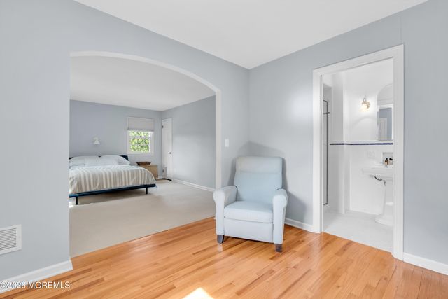 27 Circle Lane, Little Silver, NJ 07739
