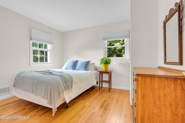 27 Circle Lane, Little Silver, NJ 07739