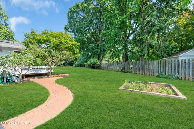 27 Circle Lane, Little Silver, NJ 07739