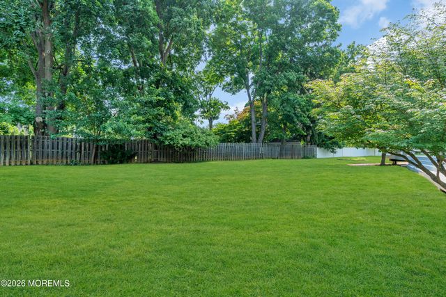 27 Circle Lane, Little Silver, NJ 07739
