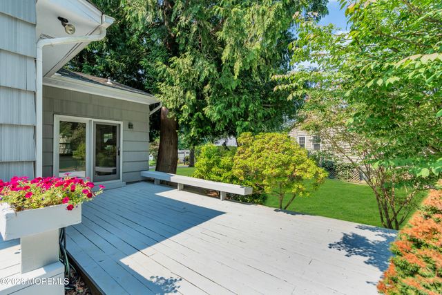 27 Circle Lane, Little Silver, NJ 07739